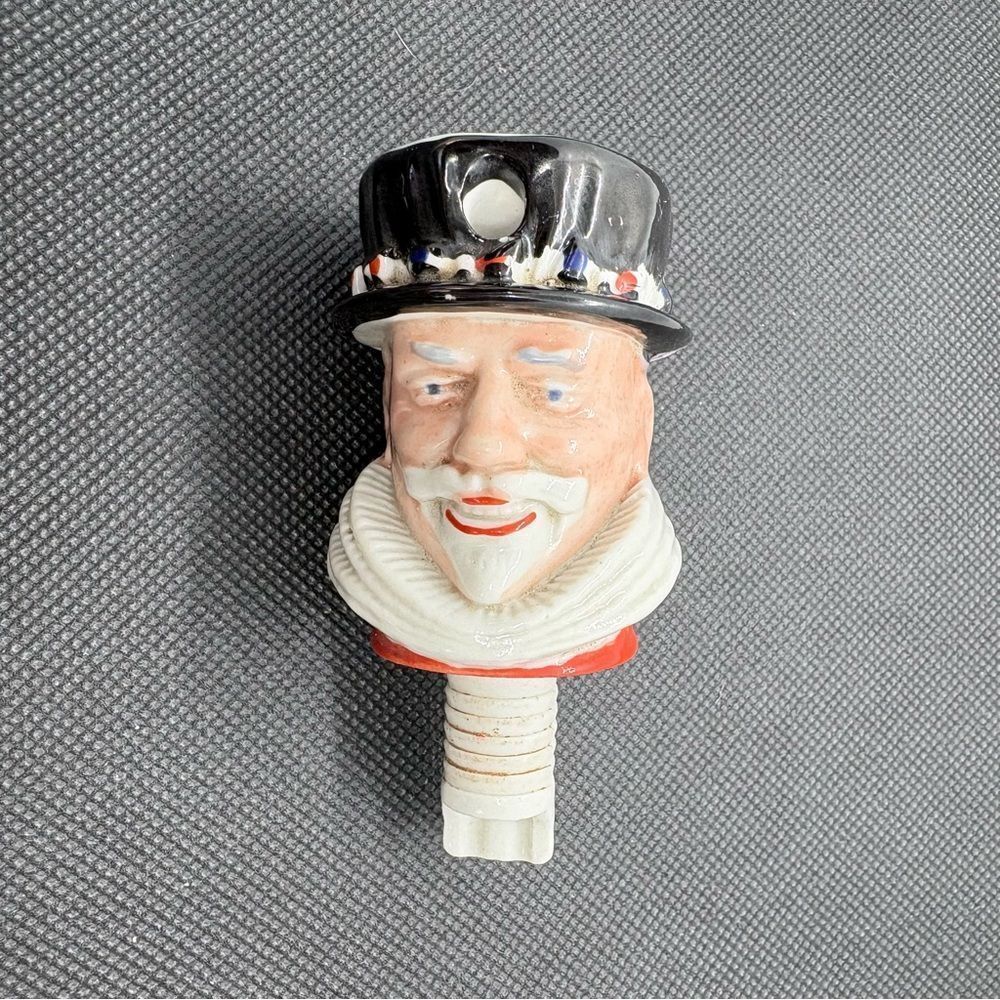 Vintage Ceramic Beefeater Gin Wade Bottle Stopper Pourer